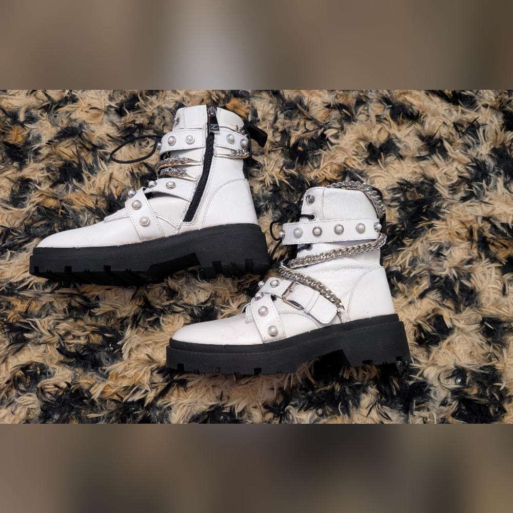 Women's White Chain-Embellished Boots